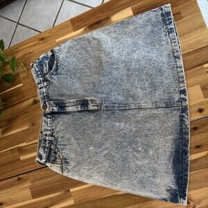 Zalerno Denim A-Line Knee Length Skirt with Pockets and Button Accents | Vintage